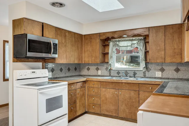 $289,900 | W17474 Silver Creek Road, Gale, WI 54630