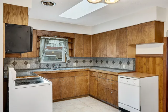 $289,900 | W17474 Silver Creek Road, Gale, WI 54630