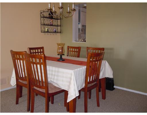 2034 Swallow Hill Road, Unit 316 Pittsburgh, PA 15220 - Photo 3 of 7 Dining Room.