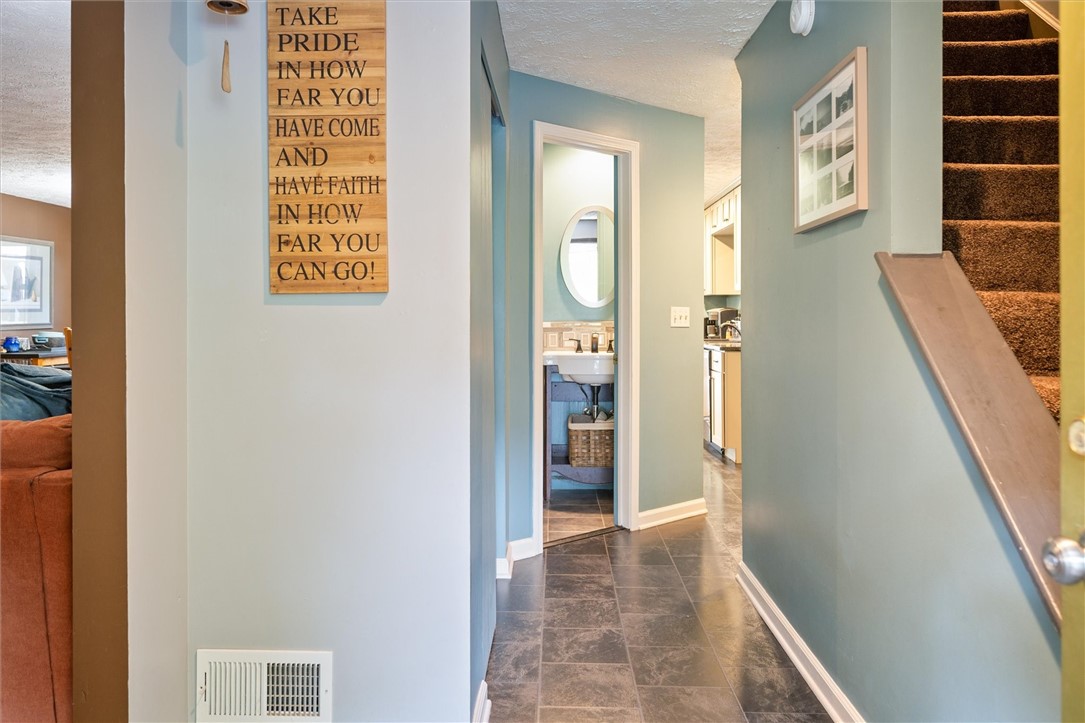 102 Montclair Drive Irondequoit, NY 14617 - Photo 19 of 50