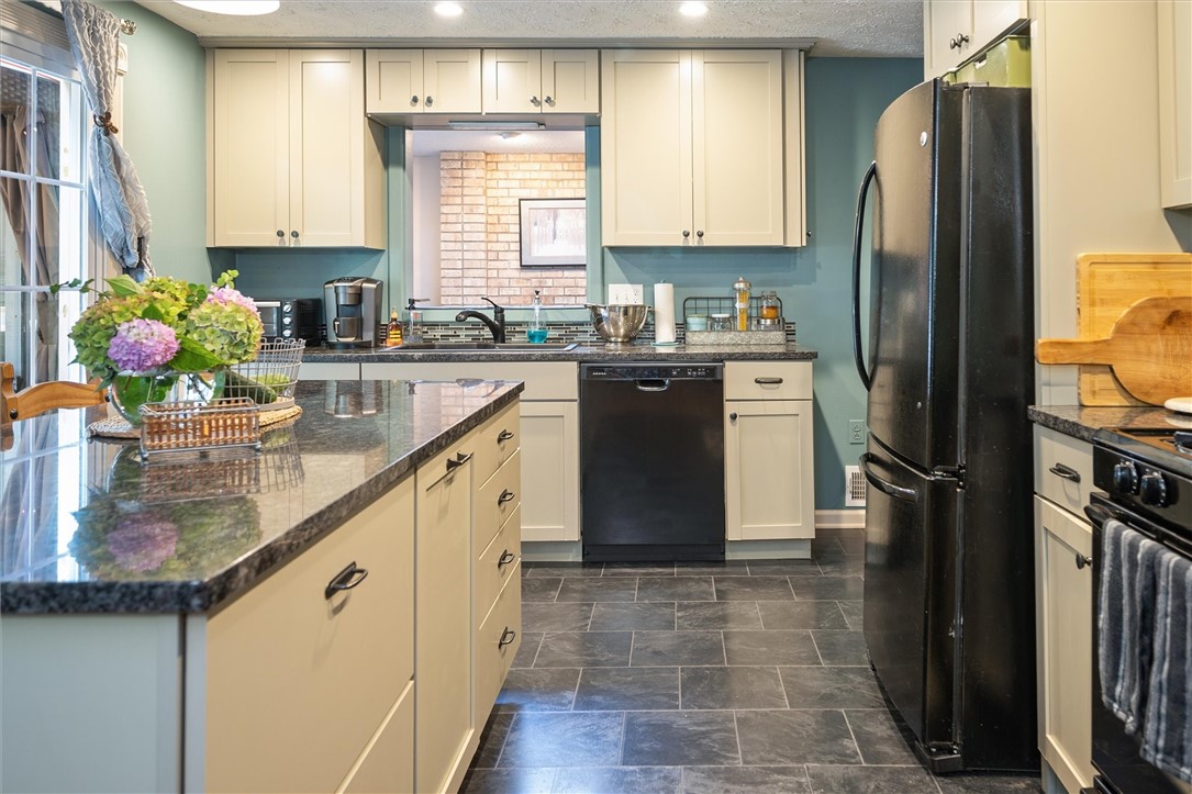 102 Montclair Drive Irondequoit, NY 14617 - Photo 26 of 50