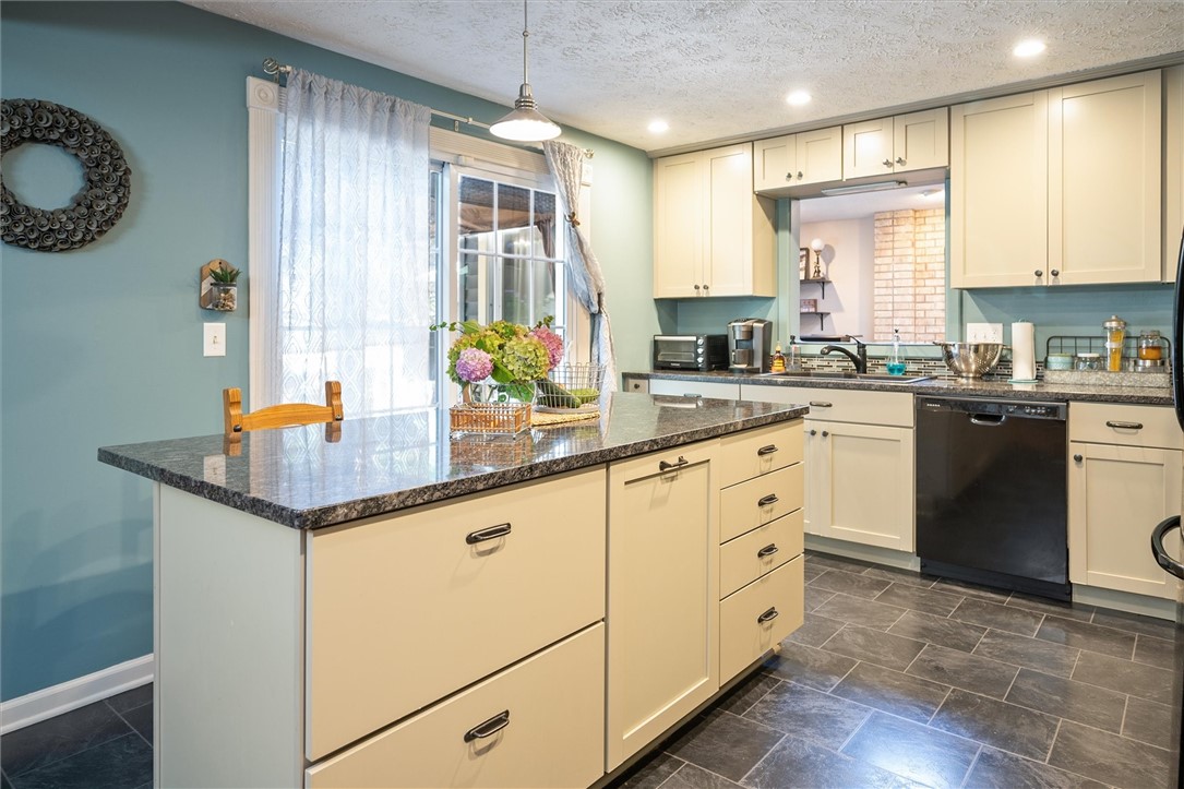 102 Montclair Drive Irondequoit, NY 14617 - Photo 27 of 50