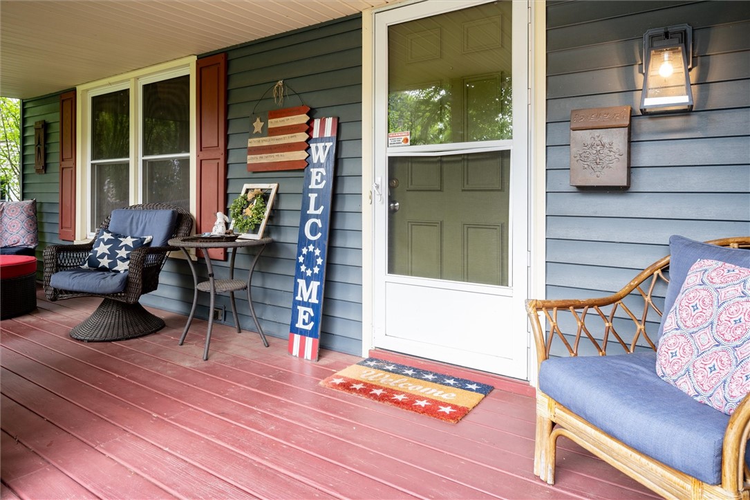 102 Montclair Drive Irondequoit, NY 14617 - Photo 3 of 50