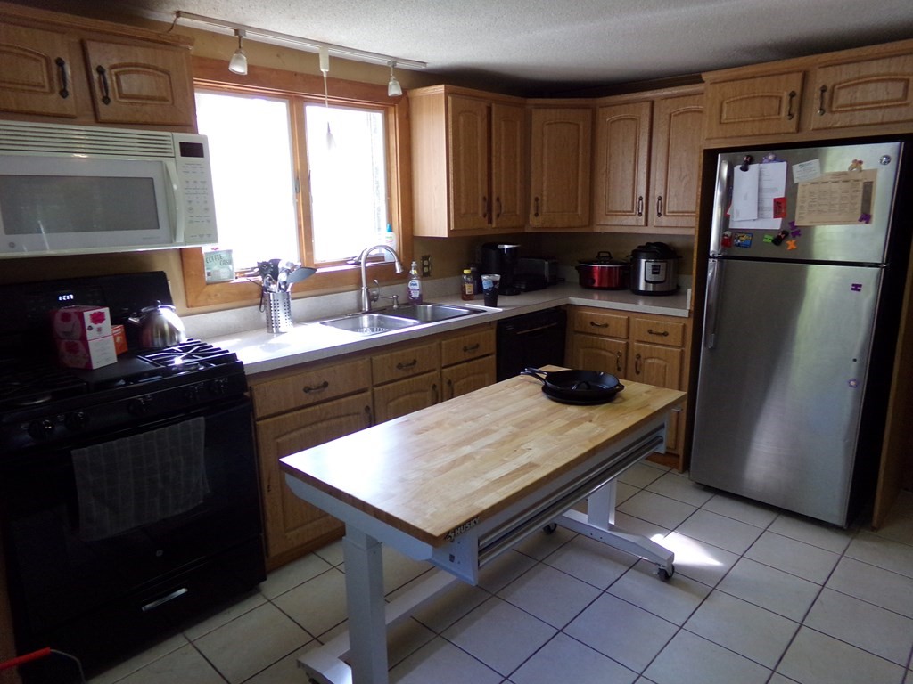 246 Glen Charlie Road Wareham, MA 02538 - Photo 2 of 14 Gallery Image 2