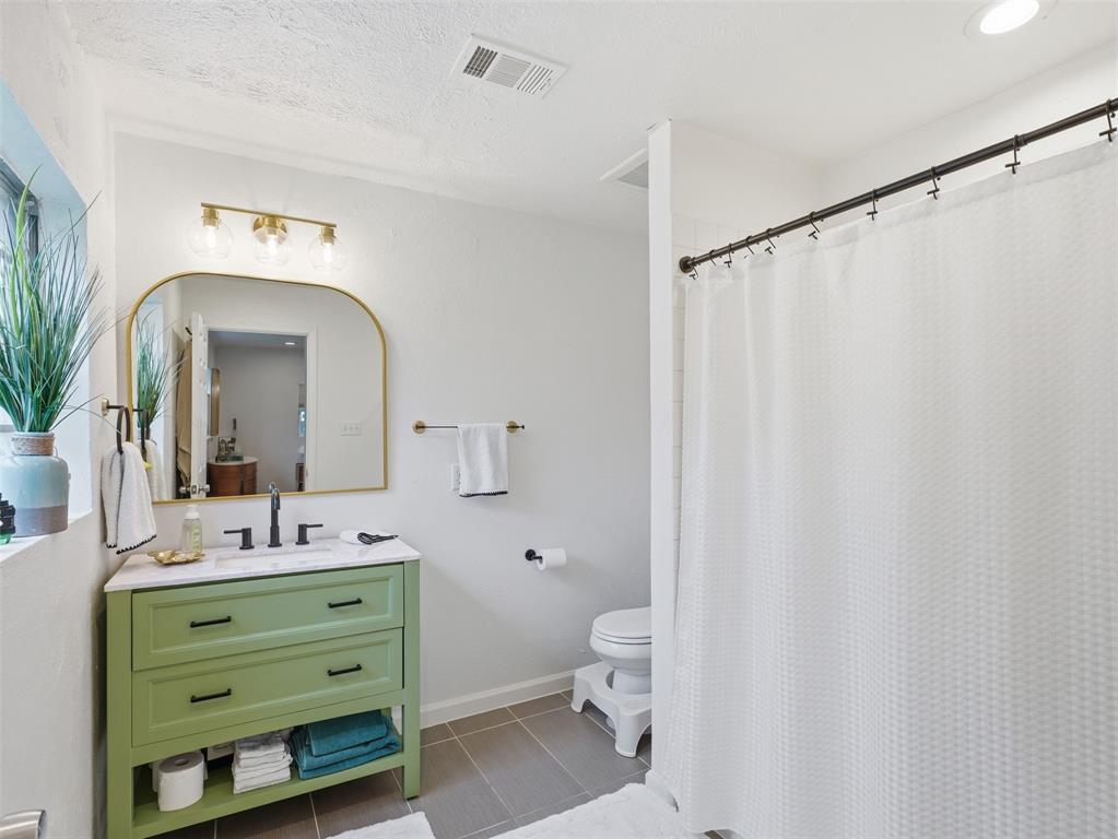 814 Westmount Avenue Dallas, TX 75211 - Photo 14 of 32