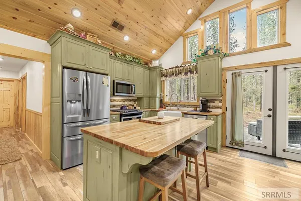 $639,900 | 3494 Evergreen Lane, Island Park, ID 83429