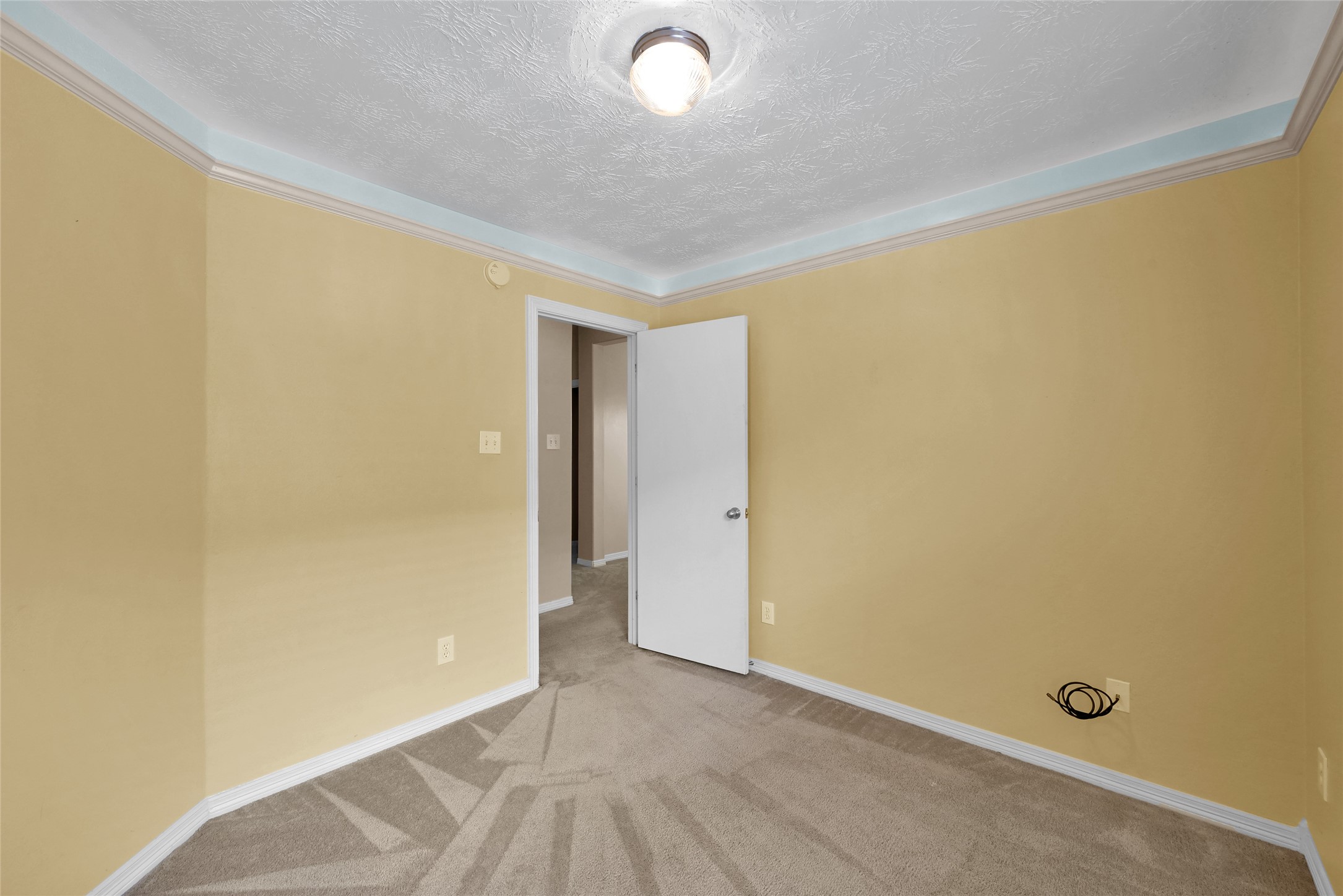 5046 Willow Point Drive Conroe, TX 77303 - Photo 30 of 44 a view of an empty room