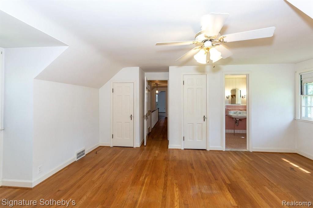 27745 Rackham Drive Lathrup Village, MI 48076 - Photo 19 of 36