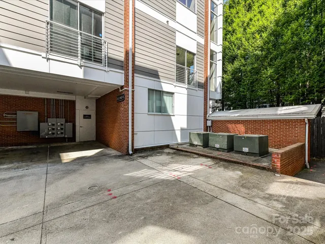 a view of lot of plants and entertaining space