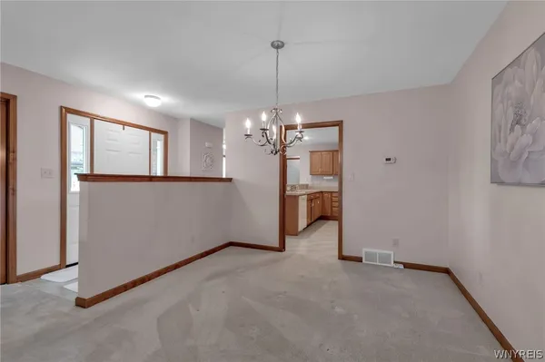 $329,999 | 809 Carriage Lane, Lewiston, NY 14092