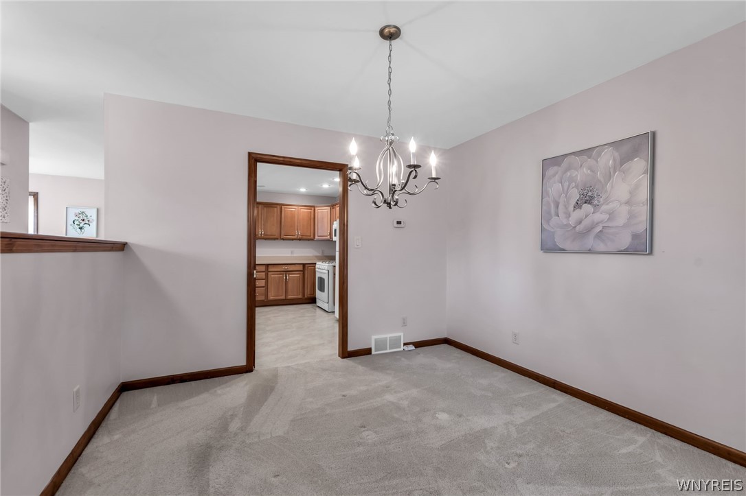 809 Carriage Lane Lewiston, NY 14092 - Photo 16 of 50
