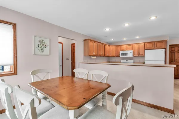 $329,999 | 809 Carriage Lane, Lewiston, NY 14092