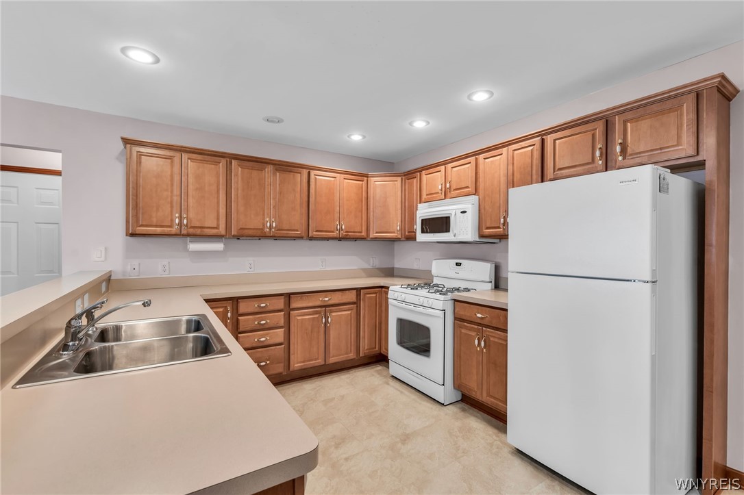 809 Carriage Lane Lewiston, NY 14092 - Photo 21 of 50