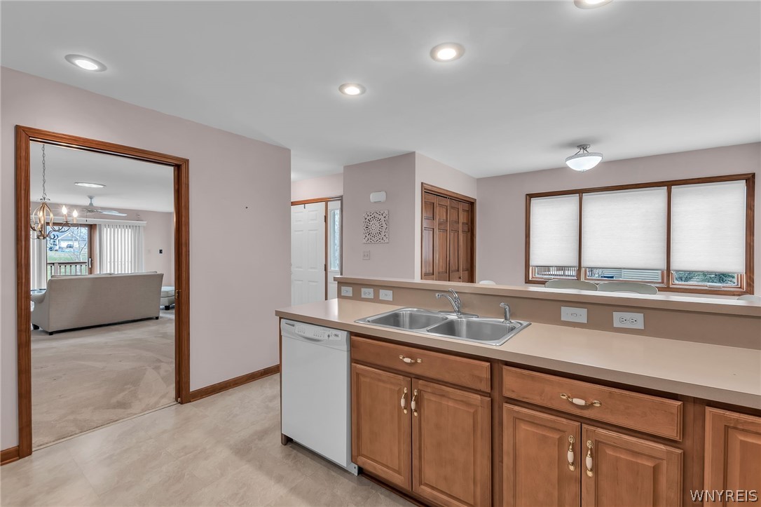 809 Carriage Lane Lewiston, NY 14092 - Photo 24 of 50