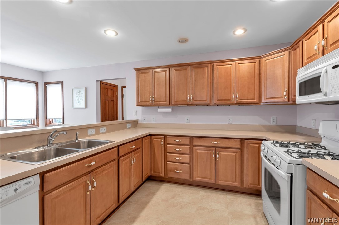 809 Carriage Lane Lewiston, NY 14092 - Photo 26 of 50