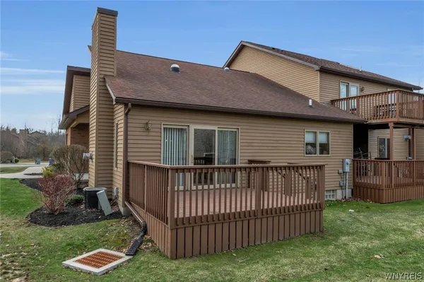 $329,999 | 809 Carriage Lane, Lewiston, NY 14092