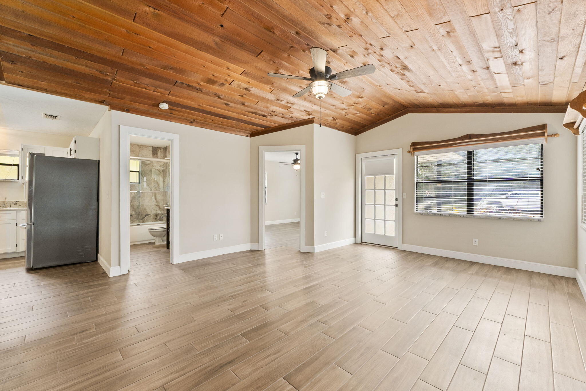 3585 Southeast 8th Street Okeechobee, FL 34974 - Photo 10 of 39 a view of an empty room with a window