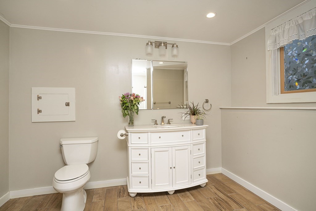 47 Bunnys Road Carver, MA 02330 - Photo 3 of 42 Gallery Image 3