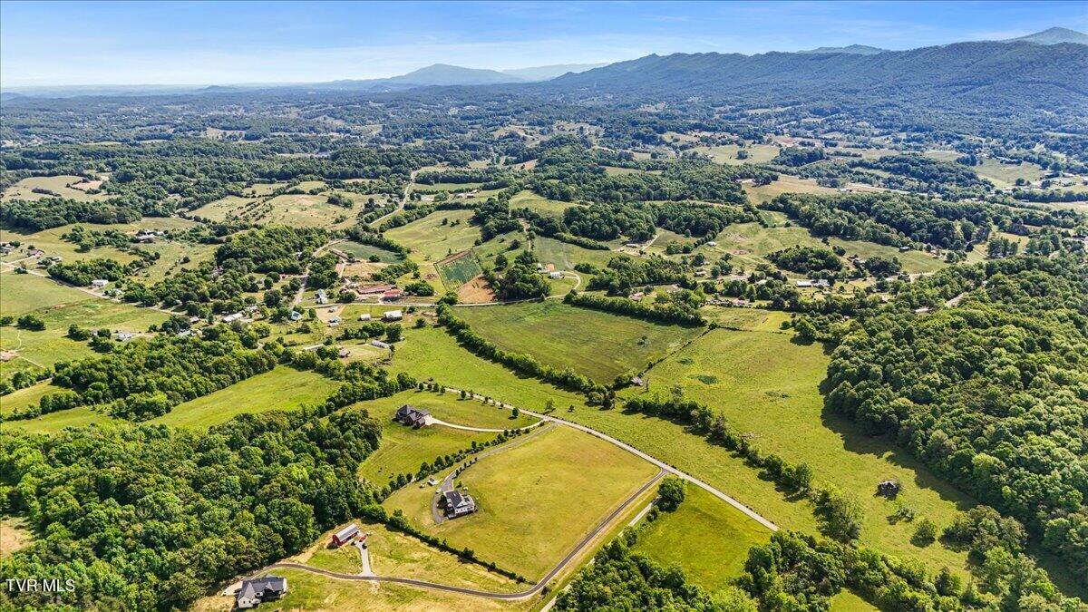 563 Mayberry Road Jonesborough, TN 37659 - Photo 91 of 95 89-DJI_20260505103629_0802_D