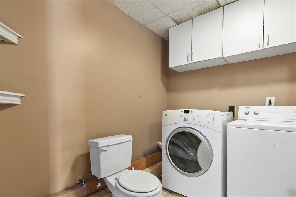 29 Murphy Place Pittsfield, MA 01201 - Photo 20 of 26 a utility room with dryer and washer