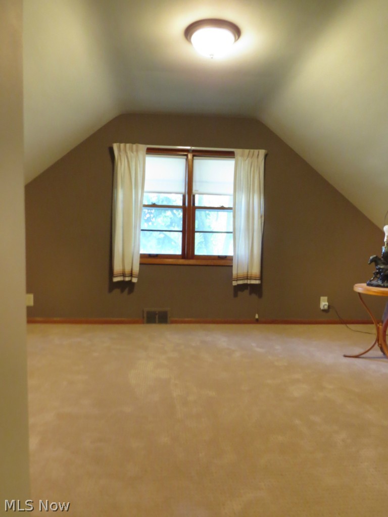2002 Lorimer Road Cleveland, OH 44134 - Photo 13 of 25