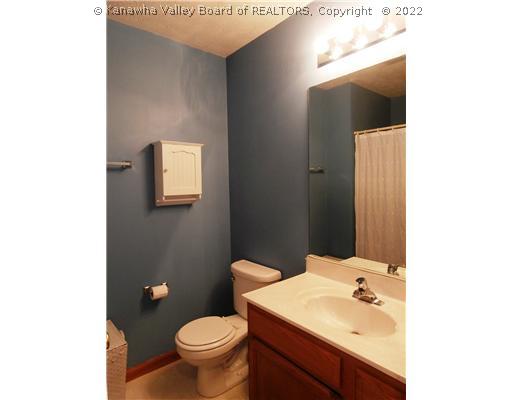 123 Middle Coach Road Hurricane, WV 25526 - Photo 12 of 16 Upper Level Bathroom.