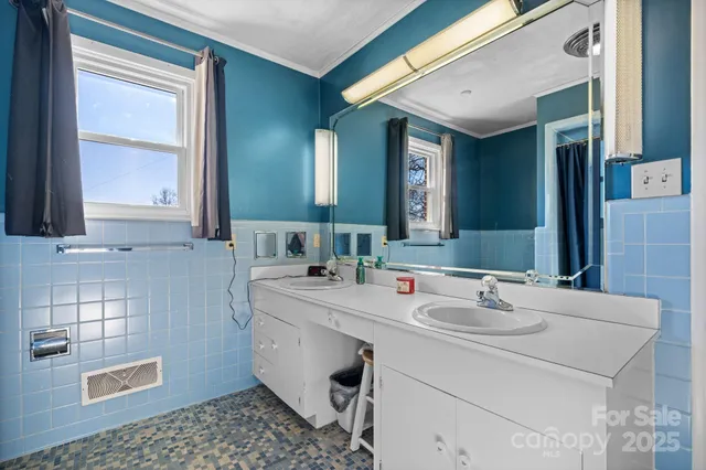 $425,000 | 1045 Cajah Mountain Road, Granite Falls, NC 28630