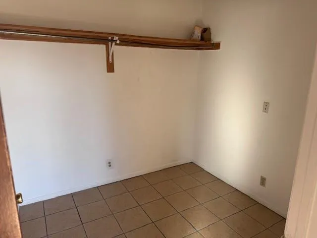 $1,000 | 1435 26th Street Northeast, Unit 1435, Paris, TX 75460