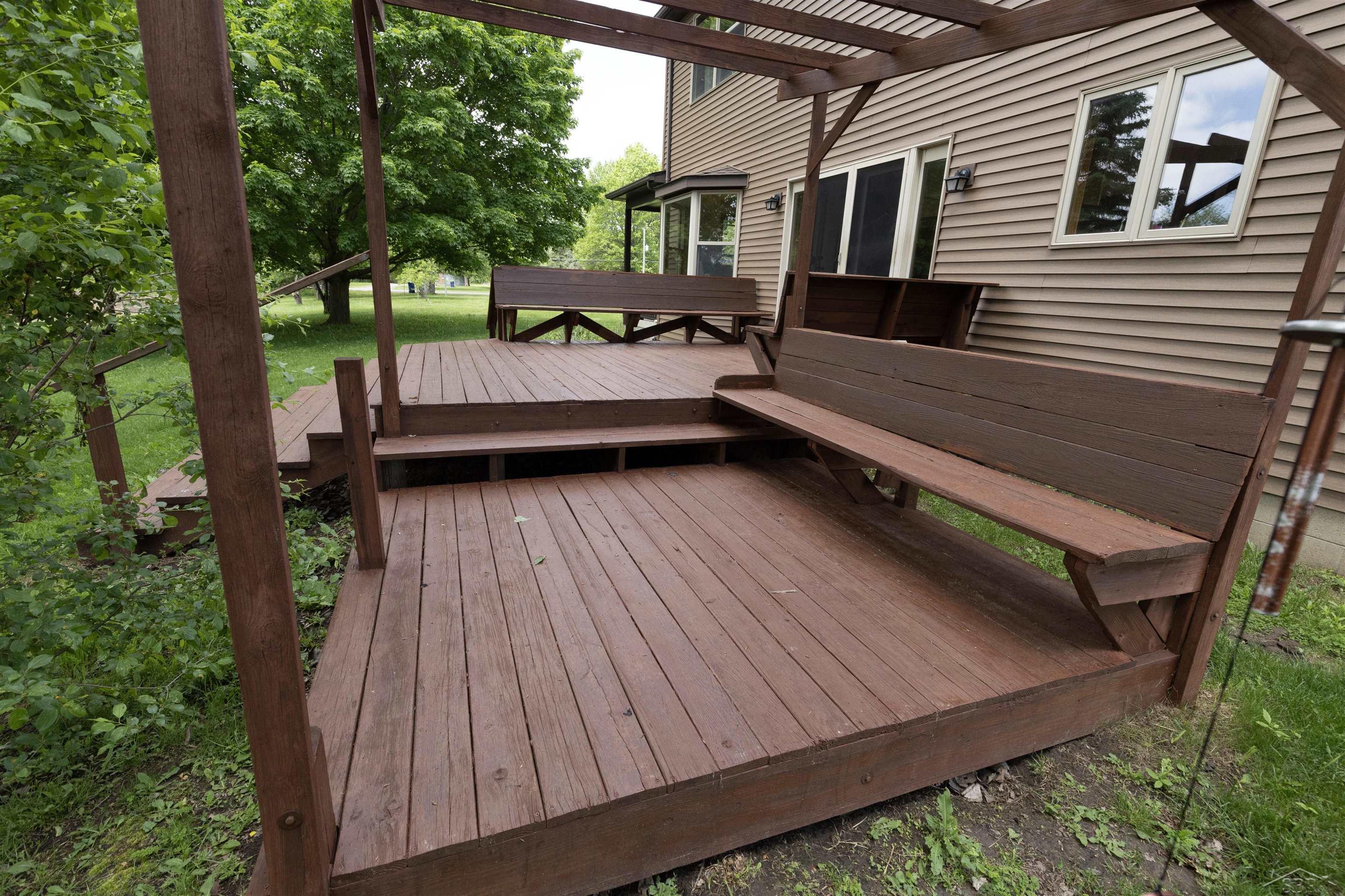 3662 Hackett Road Saginaw, MI 48603 - Photo 15 of 61 Second Tier w/ seating