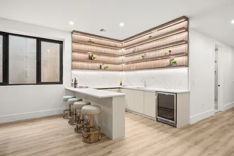 $7,295,000 | 5 Deer Path Lane, Weston, MA 02493