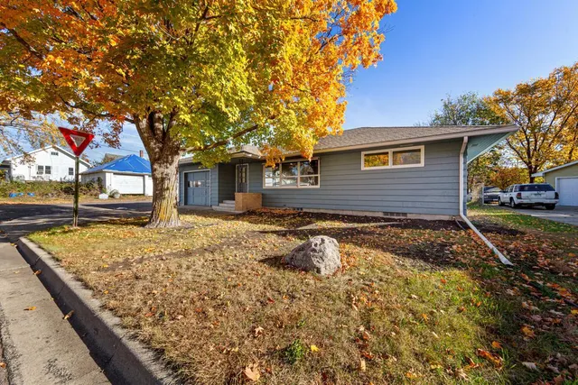 $179,900 | 1043 Chase Avenue, Gibbon, MN 55335