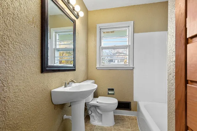 $179,900 | 1043 Chase Avenue, Gibbon, MN 55335