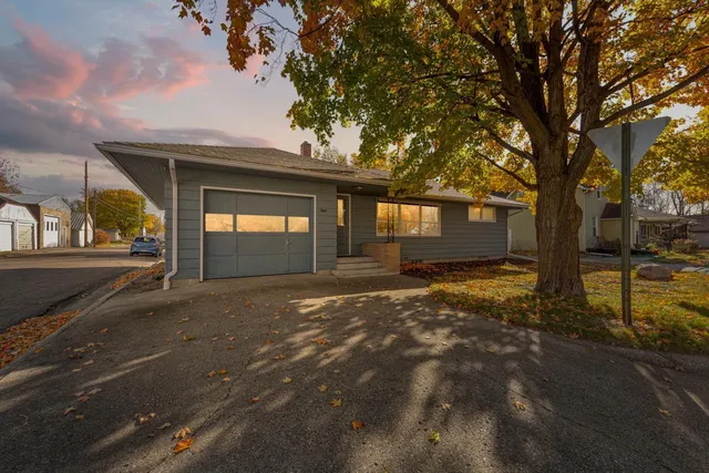 $179,900 | 1043 Chase Avenue, Gibbon, MN 55335