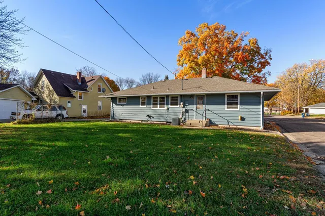 $179,900 | 1043 Chase Avenue, Gibbon, MN 55335