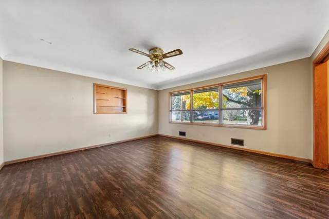 $179,900 | 1043 Chase Avenue, Gibbon, MN 55335