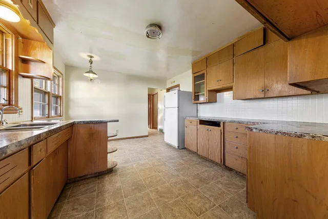 $179,900 | 1043 Chase Avenue, Gibbon, MN 55335