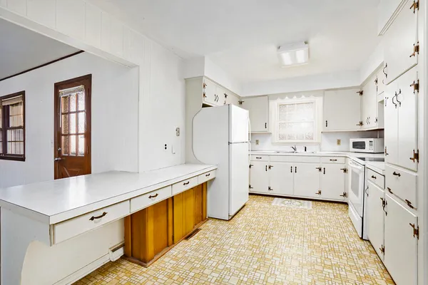 $255,000 | 202 Moccasin Street, Buchanan, MI 49107