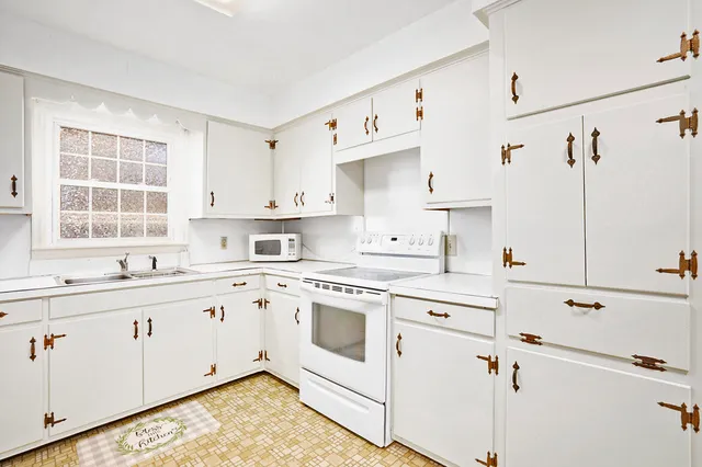 $287,000 | 202 Moccasin Street, Buchanan, MI 49107