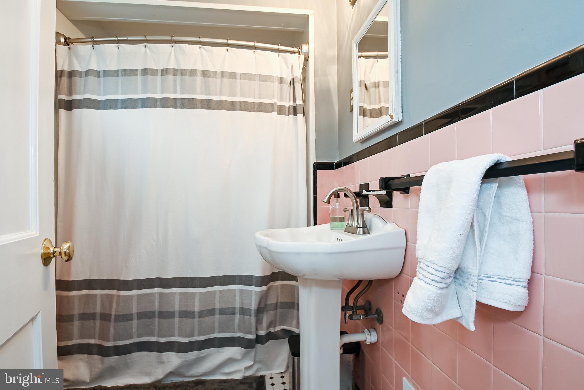 12 Drexel Road Claymont, DE 19703 - Photo 28 of 35 Full bathroom