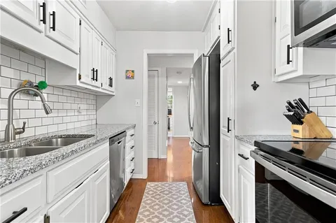 $198,000 | 5004 Grand Avenue, Unit E, Kansas City, MO 64112