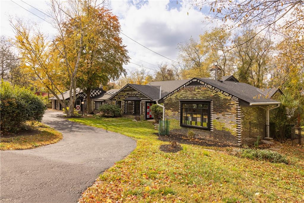 897 Field Club Road Pittsburgh, PA 15238 - Photo 3 of 42 Gallery Image 3