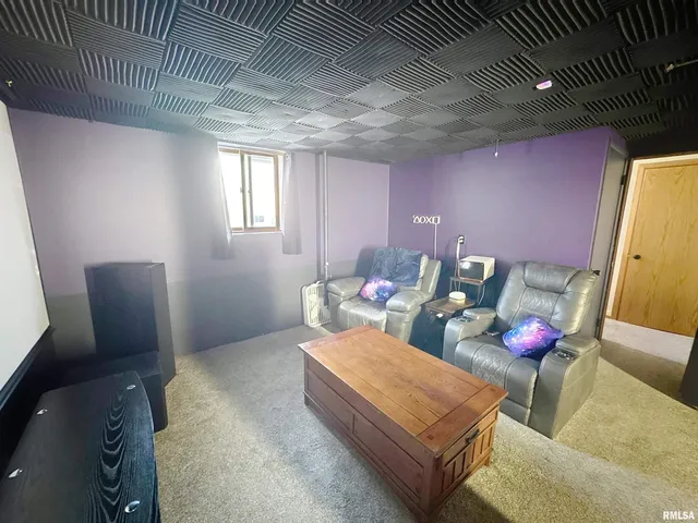 $210,000 | 8119 10th Street West, Rock Island, IL 61201