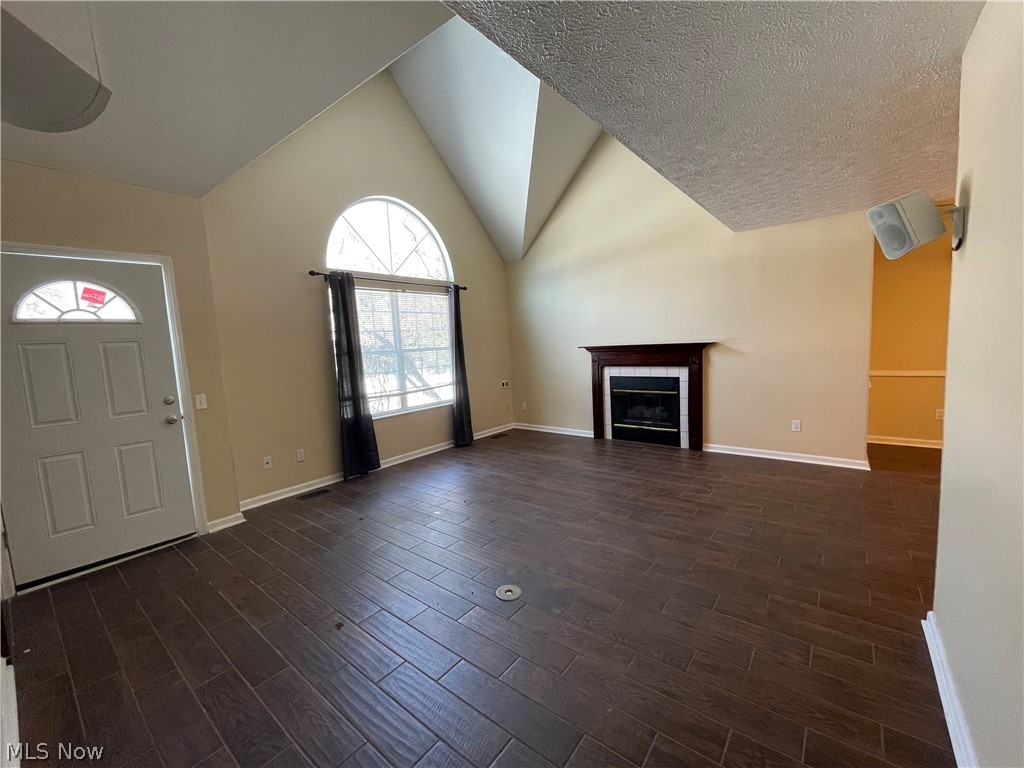 641 Stoney Ridge, Unit 83 Cleveland, OH 44143 - Photo 7 of 27 Main Living/Family Room