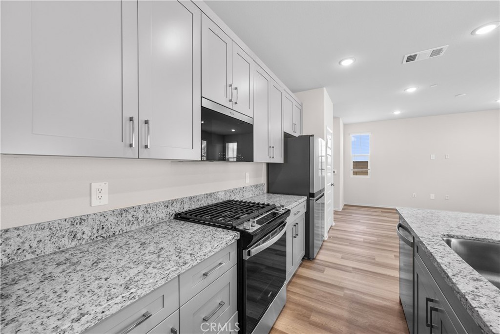 28577 Via Roble Temecula, CA 92591 - Photo 15 of 54