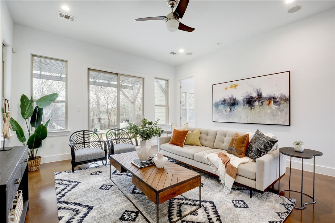 1189 Graham Street Austin, TX 78702 - Photo 1 of 1