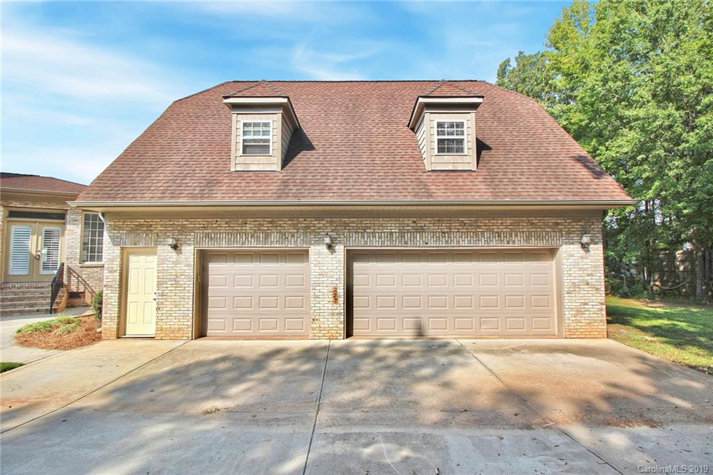4608 McKee Road Charlotte, NC 28270 - Photo 3 of 32 a front view of a house
