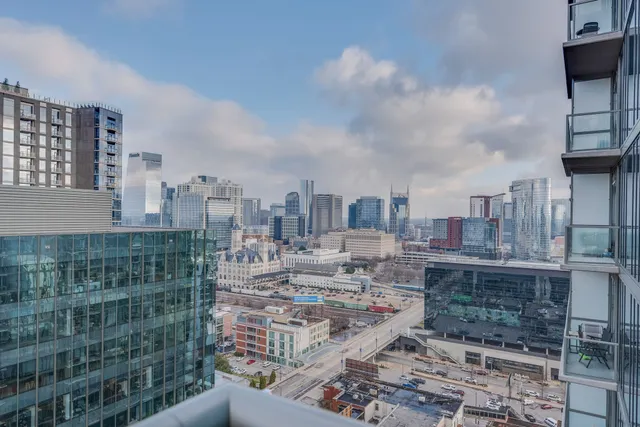 a picture of city view