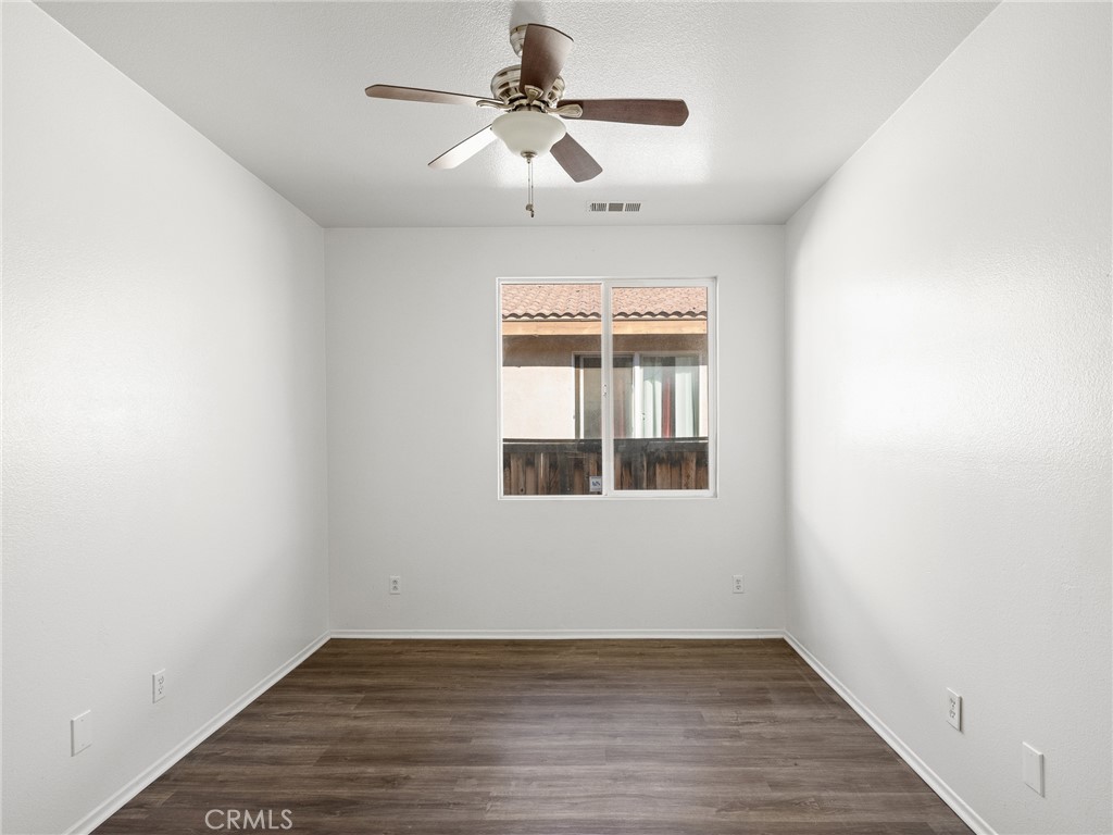 12357 Luna Road Victorville, CA 92392 - Photo 18 of 35