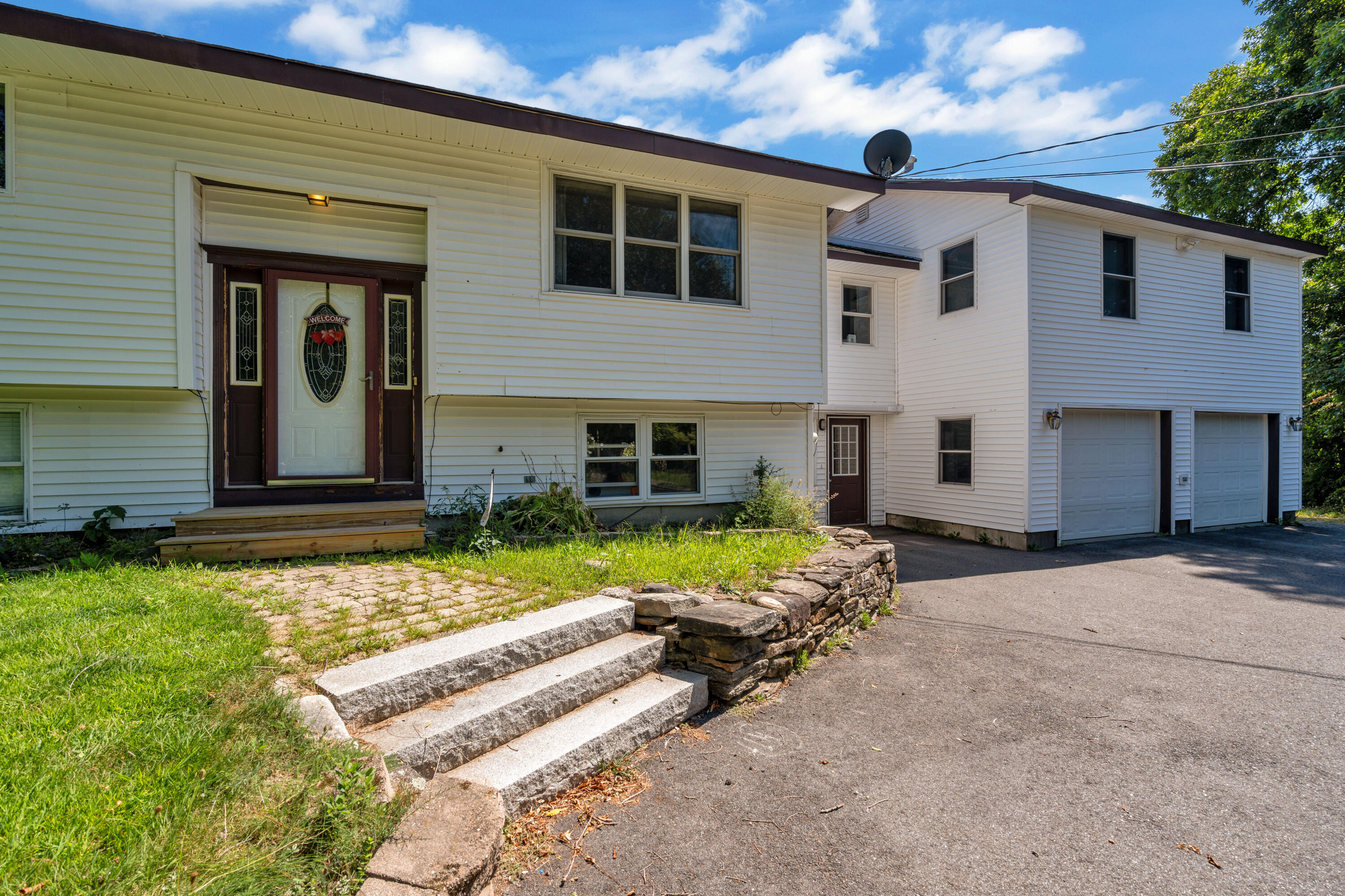 94 Smith Road Hallowell, ME 04347 - Photo 2 of 71 DSC05983
