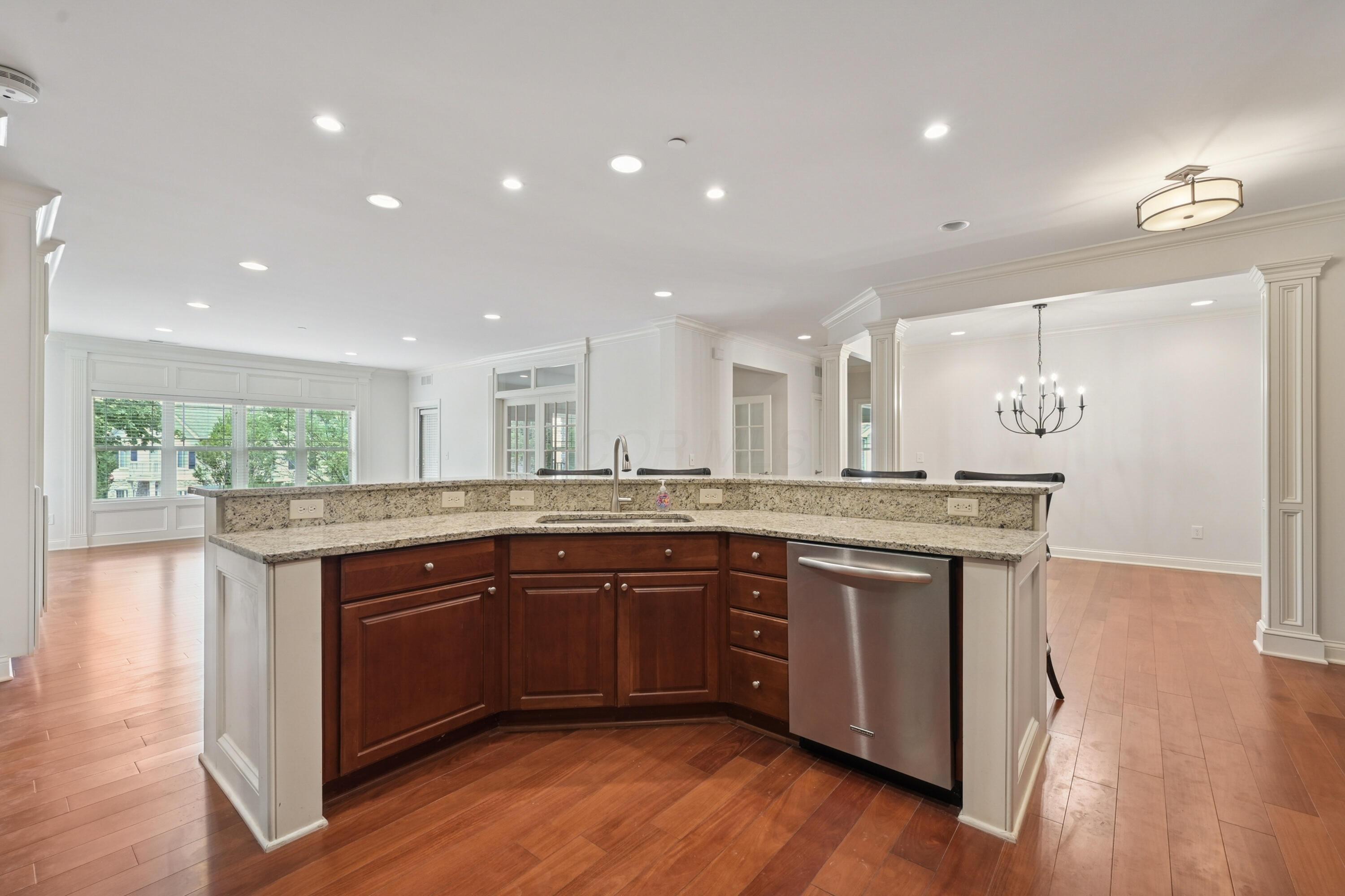 3175 Tremont Road, Unit 215 Columbus, OH 43221 - Photo 14 of 66 18-print-Tremont Rd-S2207-018